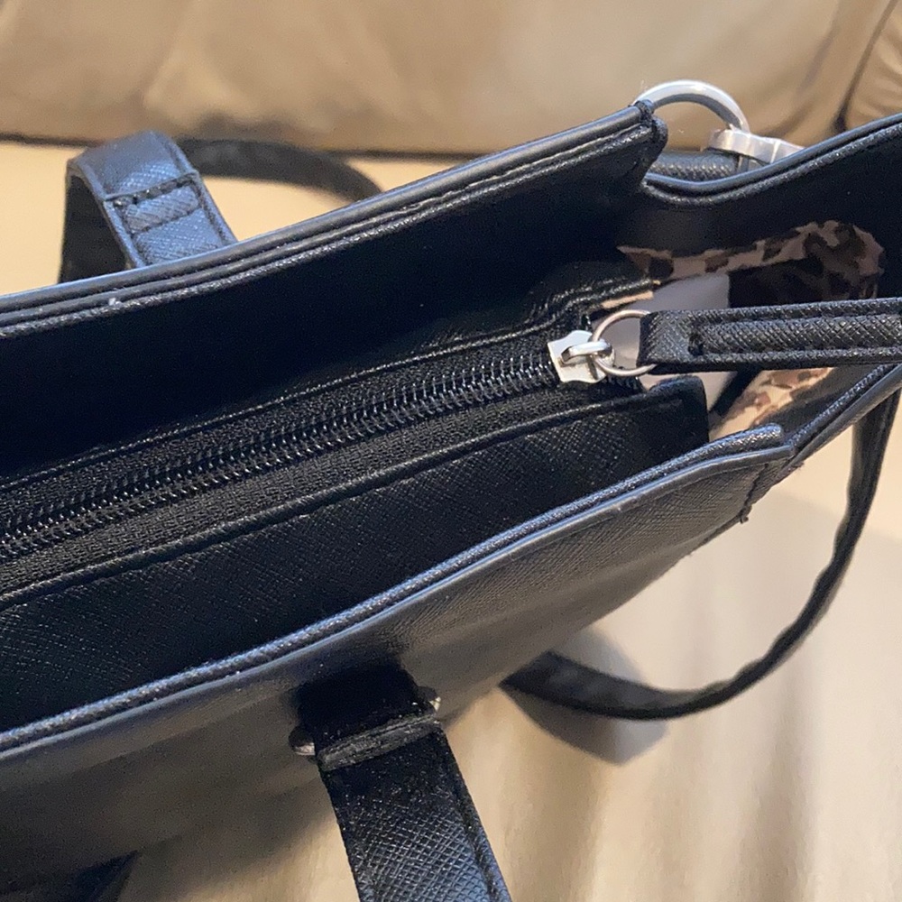 NWT bag - Picture 6 of 6